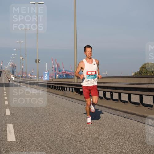 03.10.2025 - Köhlbrandbrückenlauf Fabian Wolf http://msf.ph/oto/9021653 03.10.2025 09:35:42 Position 3 1013 meine-sportfotos.de