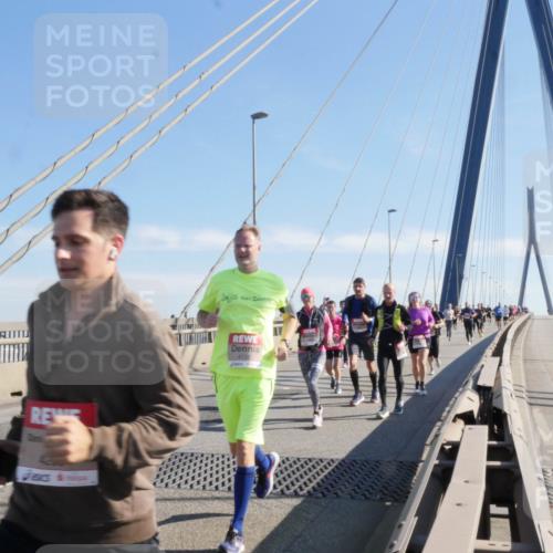 03.10.2025 - Köhlbrandbrückenlauf Matties Gatica Varas http://msf.ph/oto/9021656 03.10.2025 12:26:50 Position 1 4138 meine-sportfotos.de