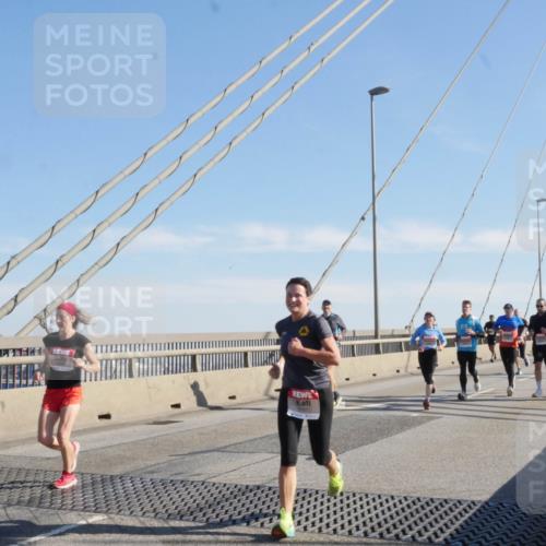 03.10.2025 - Köhlbrandbrückenlauf Matties Gatica Varas http://msf.ph/oto/9021700 03.10.2025 12:27:00 Position 1 5791 meine-sportfotos.de