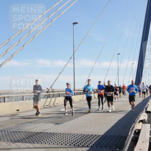 03.10.2025 - Köhlbrandbrückenlauf Matties Gatica Varas http://msf.ph/oto/9021706 03.10.2025 12:27:01 Position 1  meine-sportfotos.de