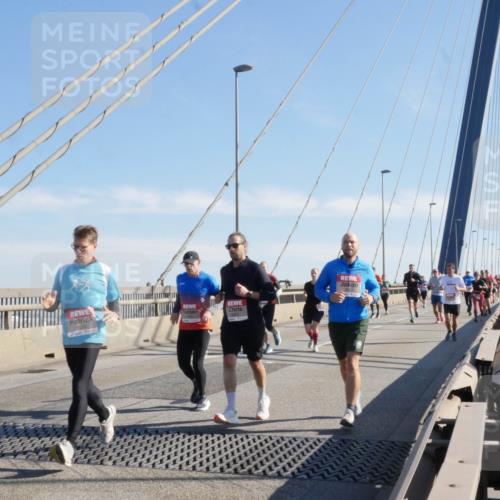 03.10.2025 - Köhlbrandbrückenlauf Matties Gatica Varas http://msf.ph/oto/9021714 03.10.2025 12:27:03 Position 1 6533 meine-sportfotos.de