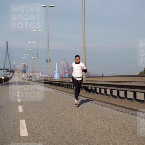 03.10.2025 - Köhlbrandbrückenlauf Fabian Wolf http://msf.ph/oto/9021715 03.10.2025 09:36:16 Position 3  meine-sportfotos.de