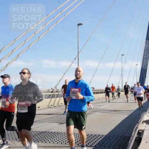 03.10.2025 - Köhlbrandbrückenlauf Matties Gatica Varas http://msf.ph/oto/9021718 03.10.2025 12:27:04 Position 1 6323, 441 meine-sportfotos.de