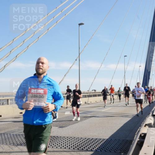 03.10.2025 - Köhlbrandbrückenlauf Matties Gatica Varas http://msf.ph/oto/9021720 03.10.2025 12:27:04 Position 1 4413 meine-sportfotos.de