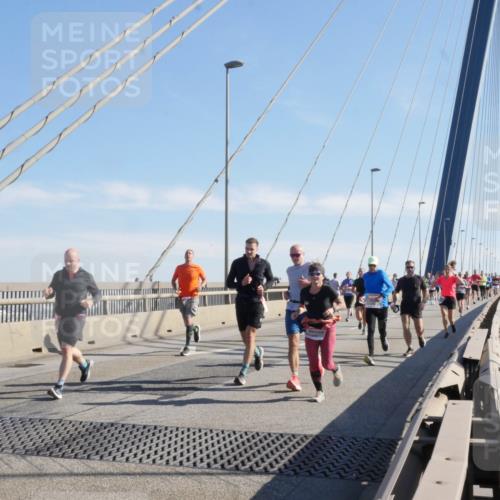 03.10.2025 - Köhlbrandbrückenlauf Matties Gatica Varas http://msf.ph/oto/9021735 03.10.2025 12:27:08 Position 1  meine-sportfotos.de