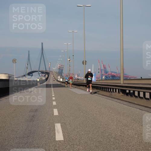 03.10.2025 - Köhlbrandbrückenlauf Fabian Wolf http://msf.ph/oto/9021753 03.10.2025 09:36:27 Position 3  meine-sportfotos.de
