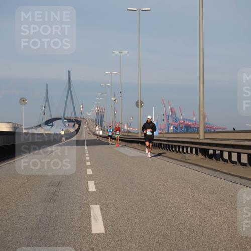 03.10.2025 - Köhlbrandbrückenlauf Fabian Wolf http://msf.ph/oto/9021756 03.10.2025 09:36:27 Position 3  meine-sportfotos.de