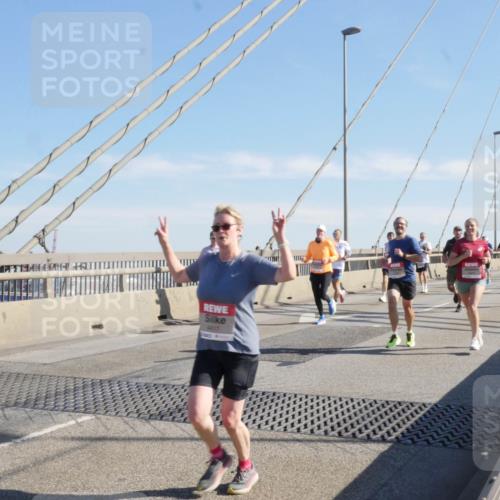 03.10.2025 - Köhlbrandbrückenlauf Matties Gatica Varas http://msf.ph/oto/9021759 03.10.2025 12:27:15 Position 1 4417 meine-sportfotos.de