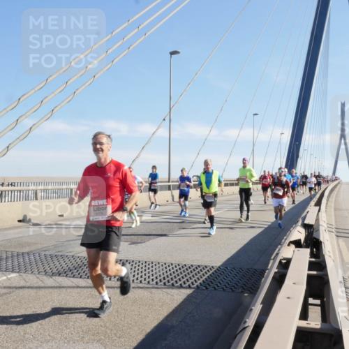 03.10.2025 - Köhlbrandbrückenlauf Matties Gatica Varas http://msf.ph/oto/9021777 03.10.2025 12:27:19 Position 1 6175 meine-sportfotos.de
