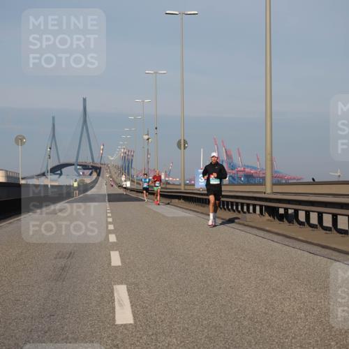03.10.2025 - Köhlbrandbrückenlauf Fabian Wolf http://msf.ph/oto/9021780 03.10.2025 09:36:28 Position 3  meine-sportfotos.de