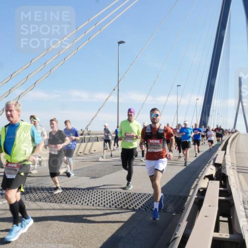 03.10.2025 - Köhlbrandbrückenlauf Matties Gatica Varas http://msf.ph/oto/9021786 03.10.2025 12:27:21 Position 1 4504 meine-sportfotos.de