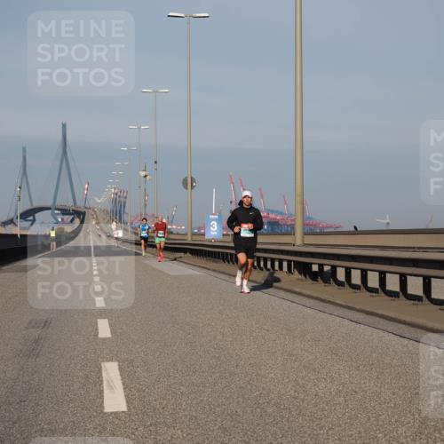 03.10.2025 - Köhlbrandbrückenlauf Fabian Wolf http://msf.ph/oto/9021790 03.10.2025 09:36:29 Position 3 3 meine-sportfotos.de