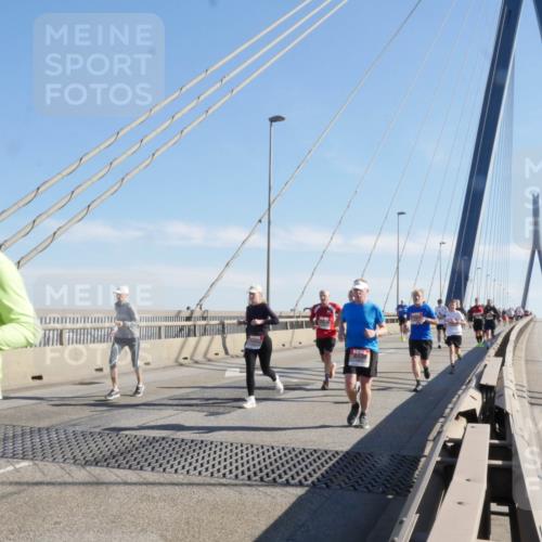 03.10.2025 - Köhlbrandbrückenlauf Matties Gatica Varas http://msf.ph/oto/9021793 03.10.2025 12:27:23 Position 1 5637, 2513 meine-sportfotos.de