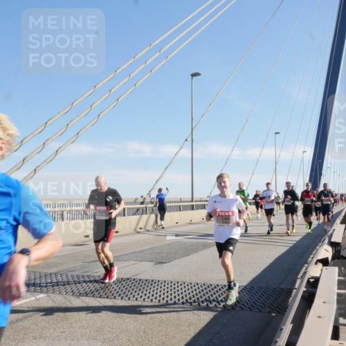 03.10.2025 - Köhlbrandbrückenlauf Matties Gatica Varas http://msf.ph/oto/9021813 03.10.2025 12:27:26 Position 1 6088 meine-sportfotos.de