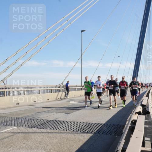 03.10.2025 - Köhlbrandbrückenlauf Matties Gatica Varas http://msf.ph/oto/9021819 03.10.2025 12:27:28 Position 1  meine-sportfotos.de