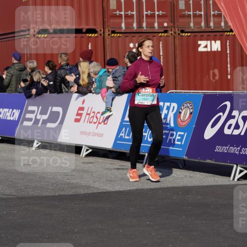 03.10.2025 - Köhlbrandbrückenlauf Michael Burmester http://msf.ph/oto/9021827 03.10.2025 10:23:20 Ziel 1128, 1482, 1597, 1875, 1937, 1978, 2008, 2229, 2303, 2315, 2637, 2683, 2684, 2783, 2784, 3170 meine-sportfotos.de