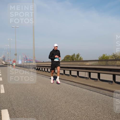 03.10.2025 - Köhlbrandbrückenlauf Fabian Wolf http://msf.ph/oto/9021833 03.10.2025 09:36:32 Position 3  meine-sportfotos.de