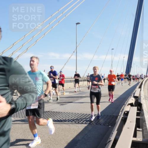 03.10.2025 - Köhlbrandbrückenlauf Matties Gatica Varas http://msf.ph/oto/9021834 03.10.2025 12:27:31 Position 1  meine-sportfotos.de
