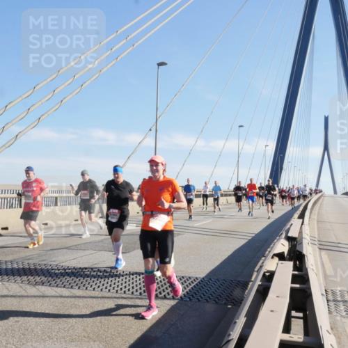 03.10.2025 - Köhlbrandbrückenlauf Matties Gatica Varas http://msf.ph/oto/9021840 03.10.2025 12:27:33 Position 1  meine-sportfotos.de