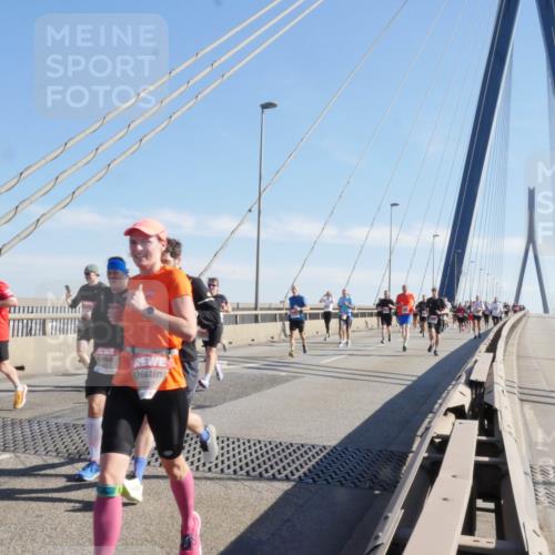 03.10.2025 - Köhlbrandbrückenlauf Matties Gatica Varas http://msf.ph/oto/9021842 03.10.2025 12:27:34 Position 1 3766, 6067 meine-sportfotos.de