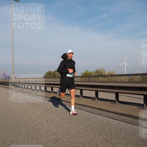 03.10.2025 - Köhlbrandbrückenlauf Fabian Wolf http://msf.ph/oto/9021845 03.10.2025 09:36:33 Position 3  meine-sportfotos.de