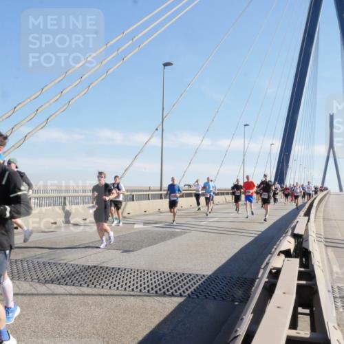 03.10.2025 - Köhlbrandbrückenlauf Matties Gatica Varas http://msf.ph/oto/9021846 03.10.2025 12:27:34 Position 1  meine-sportfotos.de