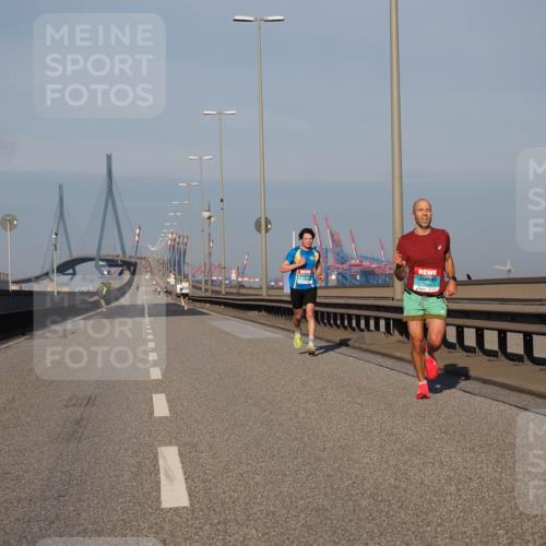 03.10.2025 - Köhlbrandbrückenlauf Fabian Wolf http://msf.ph/oto/9021870 03.10.2025 09:36:38 Position 3 2968 meine-sportfotos.de