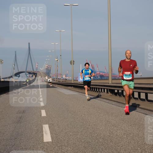 03.10.2025 - Köhlbrandbrückenlauf Fabian Wolf http://msf.ph/oto/9021874 03.10.2025 09:36:38 Position 3 2968 meine-sportfotos.de