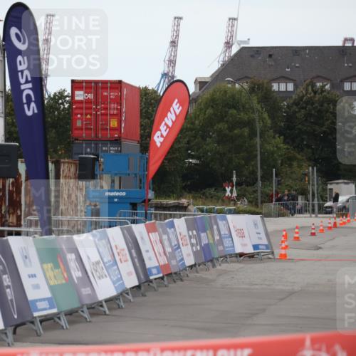 03.10.2025 - Köhlbrandbrückenlauf Julia Fischer http://msf.ph/oto/9021883 03.10.2025 15:43:32 Ziel  meine-sportfotos.de