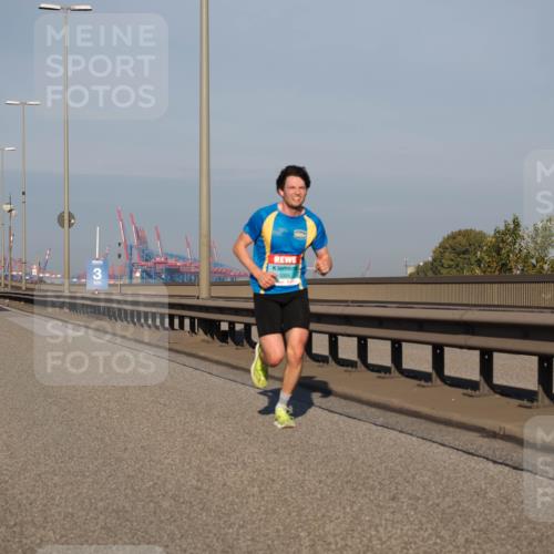 03.10.2025 - Köhlbrandbrückenlauf Fabian Wolf http://msf.ph/oto/9021899 03.10.2025 09:36:41 Position 3 3, 3304 meine-sportfotos.de