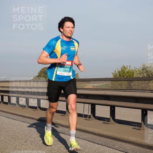 03.10.2025 - Köhlbrandbrückenlauf Fabian Wolf http://msf.ph/oto/9021916 03.10.2025 09:36:42 Position 3 3304 meine-sportfotos.de