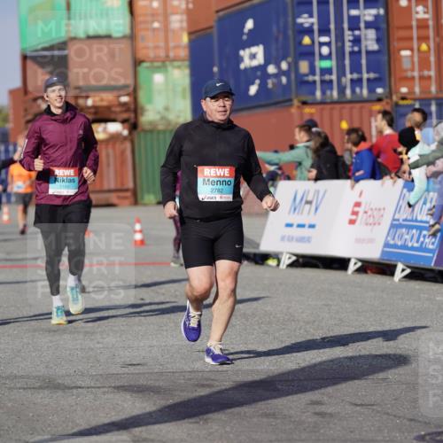03.10.2025 - Köhlbrandbrückenlauf Michael Burmester http://msf.ph/oto/9021945 03.10.2025 10:23:39 Ziel 1001, 1160, 1545, 1825, 2310, 2782, 3088 meine-sportfotos.de