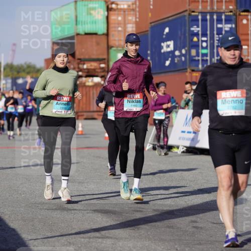 03.10.2025 - Köhlbrandbrückenlauf Michael Burmester http://msf.ph/oto/9021959 03.10.2025 10:23:41 Ziel 1001, 1160, 1545, 1825, 2310, 2782, 3088 meine-sportfotos.de