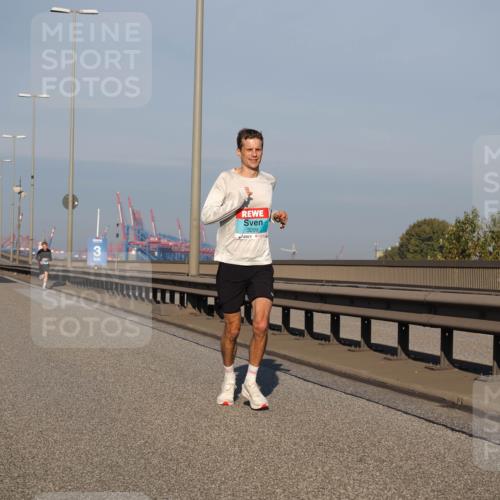 03.10.2025 - Köhlbrandbrückenlauf Fabian Wolf http://msf.ph/oto/9021961 03.10.2025 09:36:58 Position 3 3, 3209, 1 meine-sportfotos.de