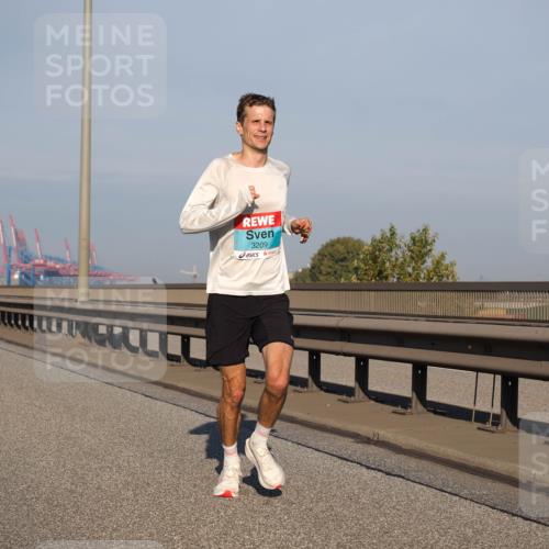 03.10.2025 - Köhlbrandbrückenlauf Fabian Wolf http://msf.ph/oto/9021971 03.10.2025 09:36:58 Position 3 3, 3209 meine-sportfotos.de