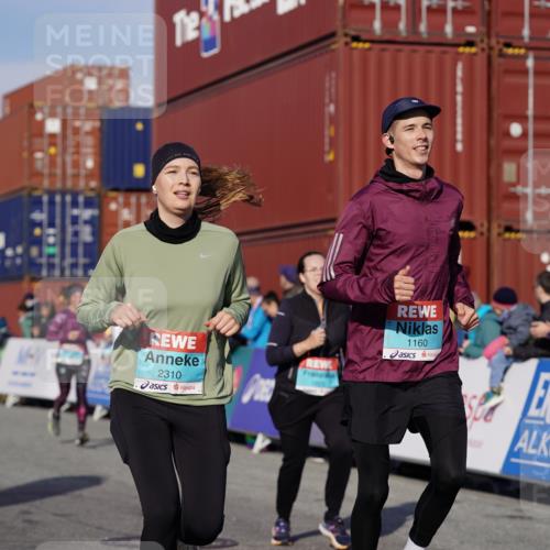 03.10.2025 - Köhlbrandbrückenlauf Michael Burmester http://msf.ph/oto/9021974 03.10.2025 10:23:44 Ziel 1001, 1160, 1545, 1571, 1825, 2310, 2782, 3088 meine-sportfotos.de