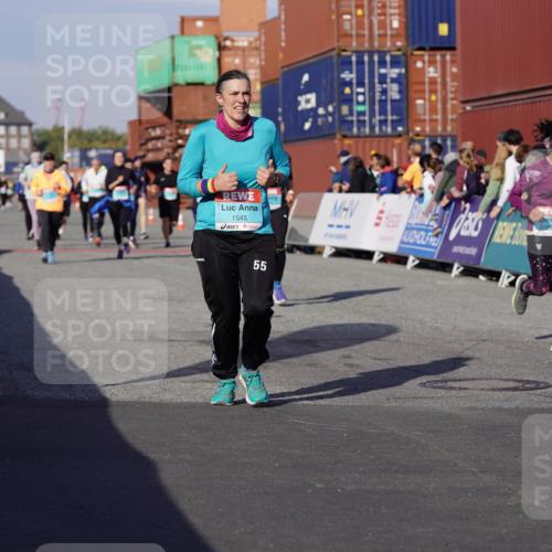 03.10.2025 - Köhlbrandbrückenlauf Michael Burmester http://msf.ph/oto/9021980 03.10.2025 10:23:46 Ziel 1001, 1147, 1160, 1545, 1571, 1825, 1994, 2310, 2782 meine-sportfotos.de