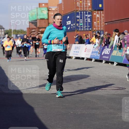 03.10.2025 - Köhlbrandbrückenlauf Michael Burmester http://msf.ph/oto/9021989 03.10.2025 10:23:46 Ziel 1001, 1147, 1160, 1545, 1571, 1825, 1994, 2310, 2782 meine-sportfotos.de