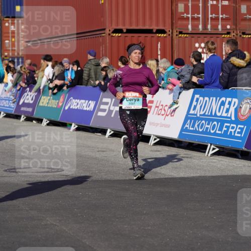 03.10.2025 - Köhlbrandbrückenlauf Michael Burmester http://msf.ph/oto/9021995 03.10.2025 10:23:47 Ziel 1001, 1147, 1160, 1545, 1571, 1825, 1994, 2078, 2310, 2782, 3803 meine-sportfotos.de