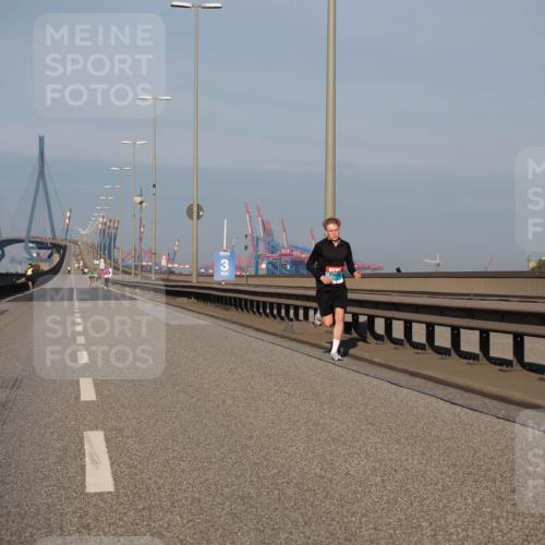 03.10.2025 - Köhlbrandbrückenlauf Fabian Wolf http://msf.ph/oto/9022002 03.10.2025 09:37:06 Position 3  meine-sportfotos.de