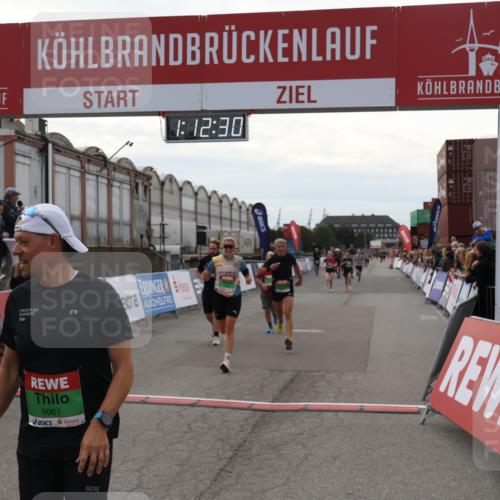 03.10.2025 - Köhlbrandbrückenlauf Julia Fischer http://msf.ph/oto/9022003 03.10.2025 16:12:31 Ziel 7203, 7654, 7688, 8501, 8901, 9060, 9061, 9359, 9454, 9677, 9706 meine-sportfotos.de