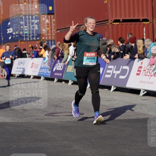 03.10.2025 - Köhlbrandbrückenlauf Michael Burmester http://msf.ph/oto/9022018 03.10.2025 10:23:49 Ziel 1147, 1545, 1571, 1825, 1853, 1855, 1994, 2078, 2140, 3675, 3677, 3803 meine-sportfotos.de
