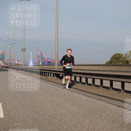 03.10.2025 - Köhlbrandbrückenlauf Fabian Wolf http://msf.ph/oto/9022019 03.10.2025 09:37:06 Position 3  meine-sportfotos.de