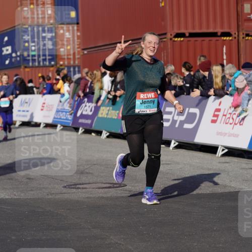 03.10.2025 - Köhlbrandbrückenlauf Michael Burmester http://msf.ph/oto/9022026 03.10.2025 10:23:49 Ziel 1147, 1545, 1571, 1825, 1853, 1855, 1994, 2078, 2140, 3675, 3677, 3803 meine-sportfotos.de