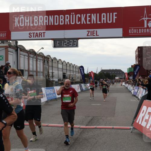 03.10.2025 - Köhlbrandbrückenlauf Julia Fischer http://msf.ph/oto/9022028 03.10.2025 16:12:33 Ziel 7203, 7502, 7654, 7688, 8901, 9060, 9061, 9359, 9454, 9677, 9706 meine-sportfotos.de