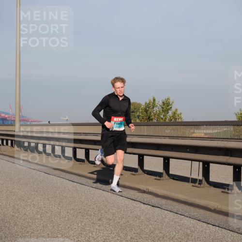 03.10.2025 - Köhlbrandbrückenlauf Fabian Wolf http://msf.ph/oto/9022056 03.10.2025 09:37:08 Position 3  meine-sportfotos.de