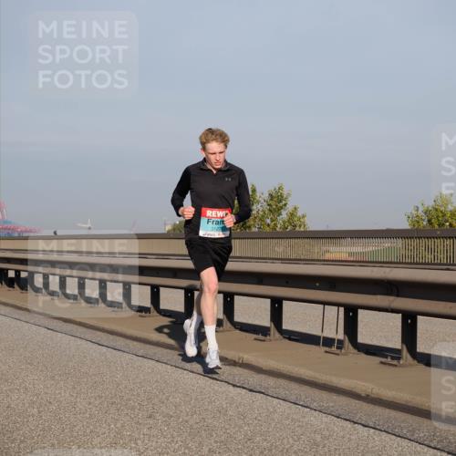 03.10.2025 - Köhlbrandbrückenlauf Fabian Wolf http://msf.ph/oto/9022060 03.10.2025 09:37:08 Position 3 3127 meine-sportfotos.de