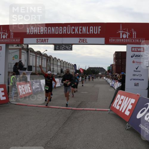 03.10.2025 - Köhlbrandbrückenlauf Julia Fischer http://msf.ph/oto/9022071 03.10.2025 16:12:43 Ziel 7203, 7502, 8957, 8960, 8979, 8982, 9296, 9300, 9307, 9420, 9706 meine-sportfotos.de