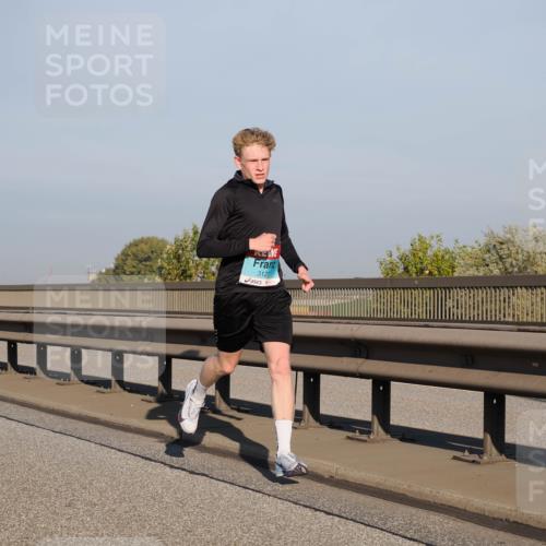 03.10.2025 - Köhlbrandbrückenlauf Fabian Wolf http://msf.ph/oto/9022072 03.10.2025 09:37:08 Position 3 3127 meine-sportfotos.de
