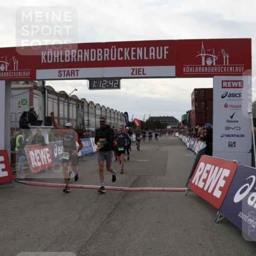 03.10.2025 - Köhlbrandbrückenlauf Julia Fischer http://msf.ph/oto/9022074 03.10.2025 16:12:43 Ziel 7203, 7502, 8957, 8960, 8979, 8982, 9296, 9300, 9307, 9420, 9706 meine-sportfotos.de